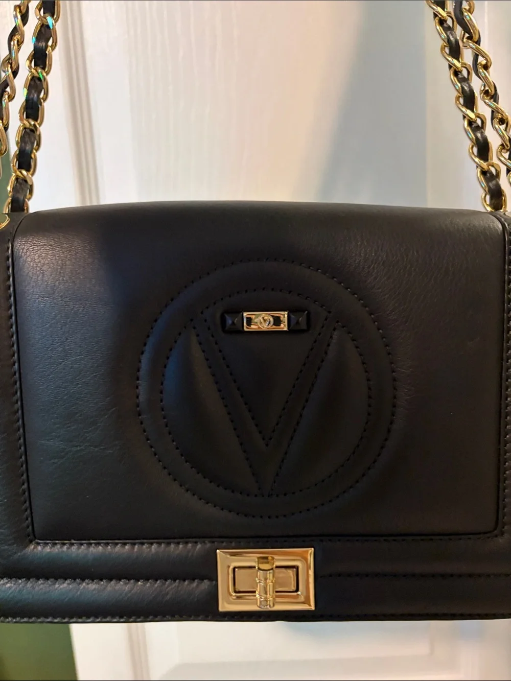Mario Valentino Black Quilted Leather Shoulder Bag with Gold Chain - Picture 3 of 5